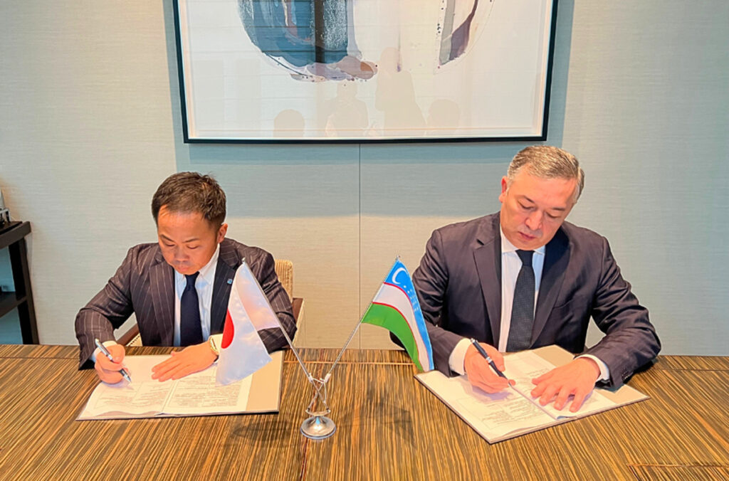 都内某所で行われた調印式の様子 2